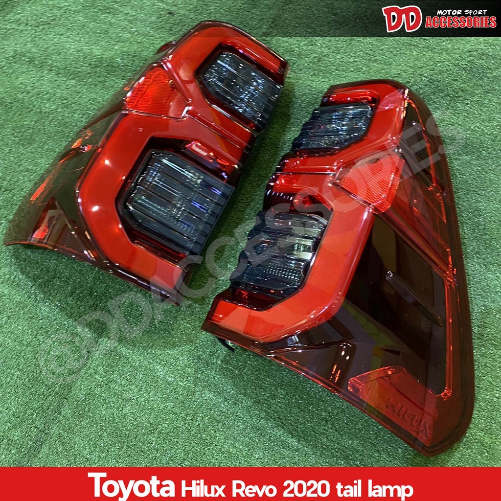 ไฟท้าย Revo 2020 2021 2022 2023  ดำแดง ลายตัวใหม่ล่าสุด  ปี 2015-19 ใส่ได้ (z edtion และ ตอนเดียวต้อ