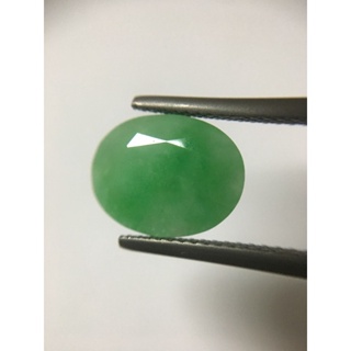 JADEITE หยกแท้ 4 cts. เจียรเหลี่ยมเนื้อดี สีน่ารัก ใช้งานได้ทั้งสองด้าน