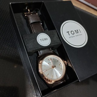 TOMI นาฬิกาผู้ชาย  สายหนังสีน้ำตาล มีวันที่