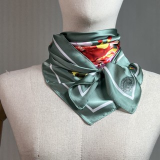 LOfficiel SCARF ผ้าพันคอลอฟฟิเซียล ผ้าพันคอ ลายกราฟฟิก สีเขียว (FL5LGR)