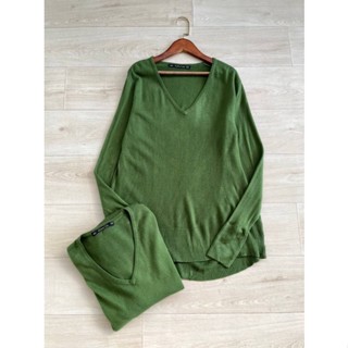 ZARA Jumper เสื้อไหมพรมสีเขียว คอวี ผ้ายืด ผ้านุ่มๆ