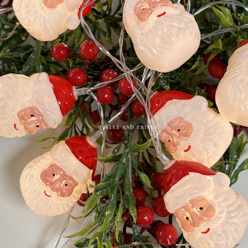 Santa LED light | ไฟ ประดับ LED ซานต้าแบบใส่ถ่าน | Oyster and Things.