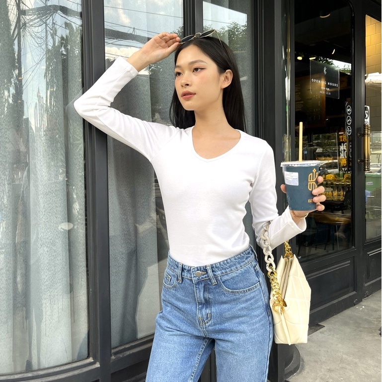 Hashtagem - เสื้อยืดคอเต่าแขนยาวทรงสลิมฟิตสีขาว LLS.00 Freesize <52kg