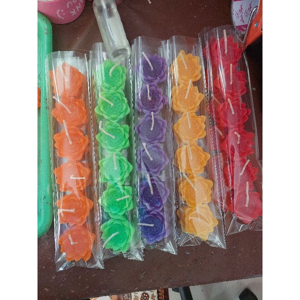 เทียนหอมดอกบัวลอยน้ำ รวมสีประจำวันเกิด  รวมชุด  1ชุด มี 7สี =7ดอก ขนาด5 cm เทียนจุดลอยน้ำได้ - รูปที่ 2