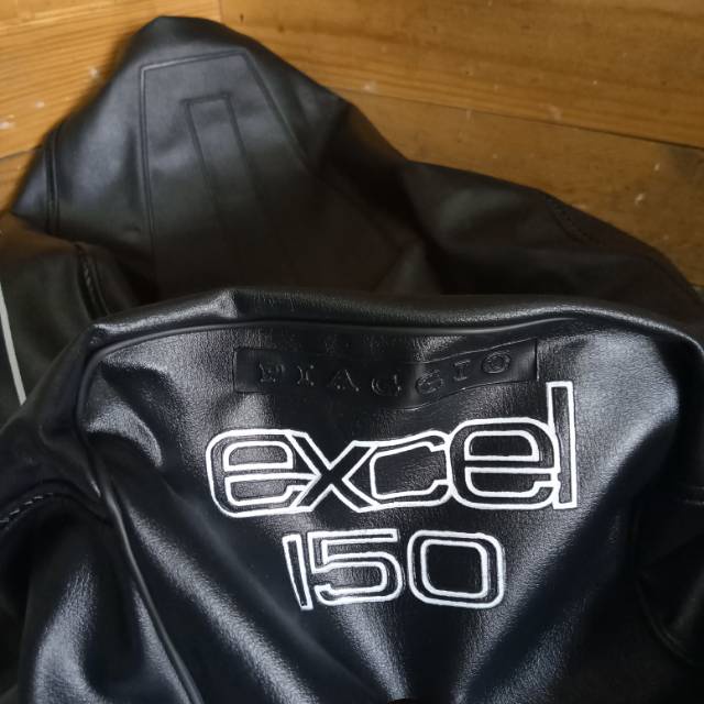 VESPA EXCEL 150 ที่นั่งหนัง