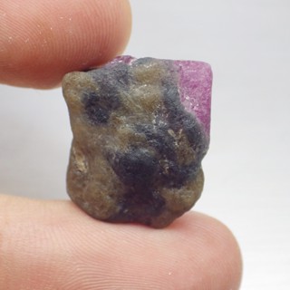 พลอย ก้อน รูบี้ ทับทิม ดิบ ธรรมชาติ แท้ ( Natural Unheated Ruby Tanzania ) หนัก 37.85 กะรัต