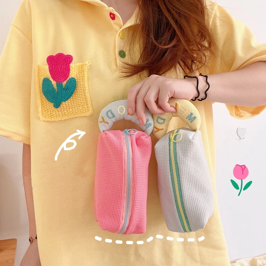 AmBag ✿ กระเป๋า ถุงดินสอ กระเป๋าเครื่องสําอาง แบบพกพา สําหรับเดินทาง ผ้าสักหลาดนิ่ม แฟชั่นสําหรับผู้หญิง สีแคนดี้ thumbnail 5