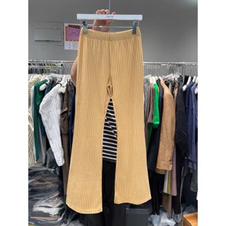 กางเกงทอนิตลายทาง STRIPED KNIT BOOTCUT PANTS