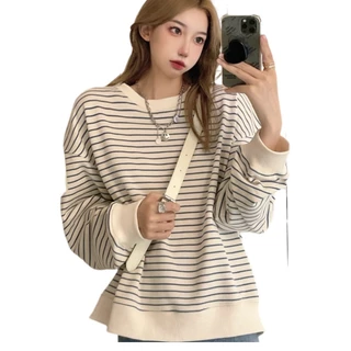 FASHION.61 เสื้อเเขนยาวคอกลมผู้หญิง เสื้อคลุมลายริ้ว รุ่น W6874