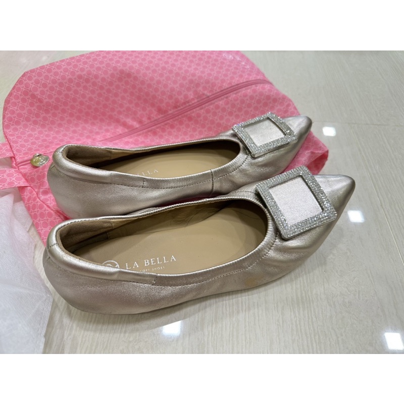 รองเท้าหนังแบรนด์ La bella size 38 มือสอง สีเมทาลิคโกลด์