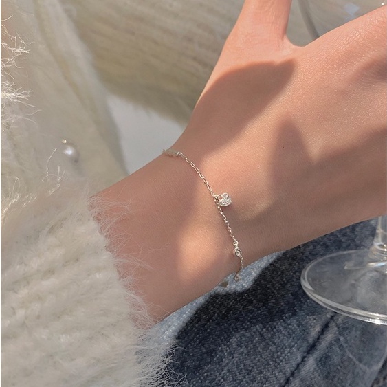 (กรอกโค้ด C3Q6K ลด 65.-) earika.earrings - sweetie pie bracelet สร้อยข้อมือจี้หัวใจ ปรับขนาดได้ เหมาะสำหรับคนแพ้ง่าย