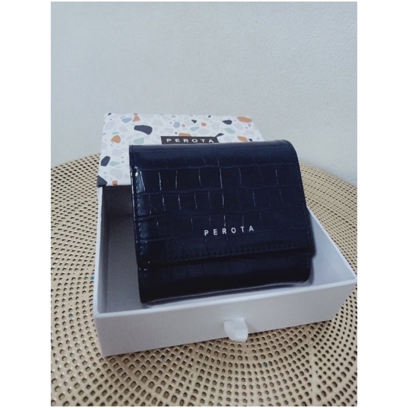 ส่งต่อ กระเป๋าสตางค์ perota