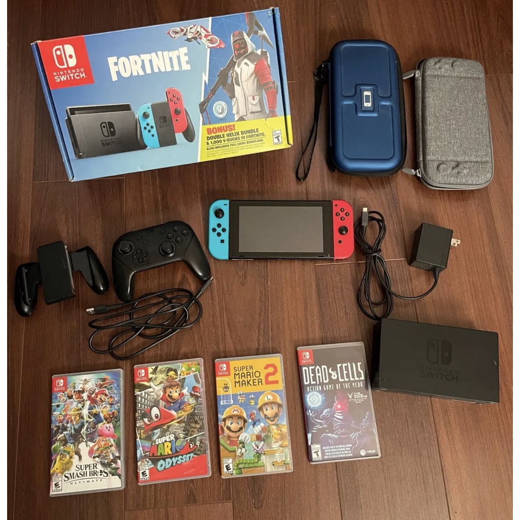 Nintendo Switch 32GB Console bundle- With Controllers, Dock, Games and Brand New