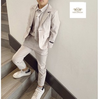 Khaki Boy Suit ชุดสูท เด็ก สูทสีเบจ สูทสีครีม เซท 2 ชิ้น เสื้อสูท+กางเกงเอวยางยืด ขนาด 90, 100, 110, 120, 130, 140 หร...