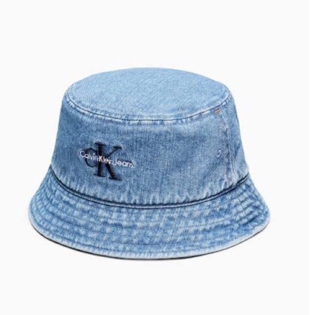(พร้อมส่ง) SALE🔥 แท้💯 หมวก Calvin Klein CK — Denim Bucket Hat✨