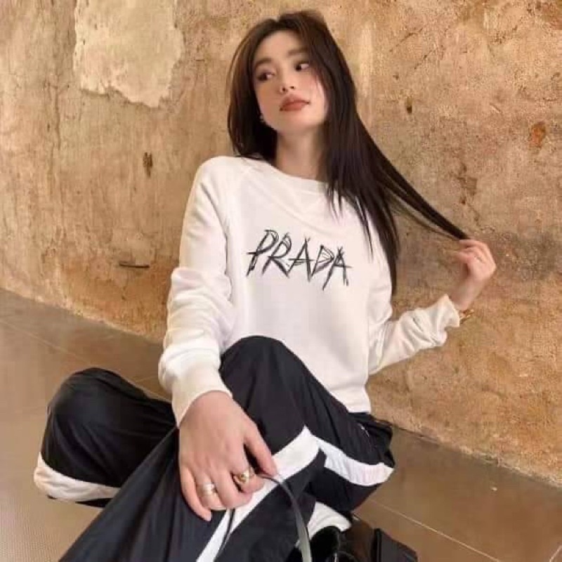 #เสื้อแขนยาวPrada #เสื้อแบรนด์เนม #งานสกรีน #เสื้อผ้าดี #เสื้อใส่สบาย