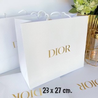 DIOR : ถุงกระดาษสีขาว ขนาดกลาง size 23*27 cm.