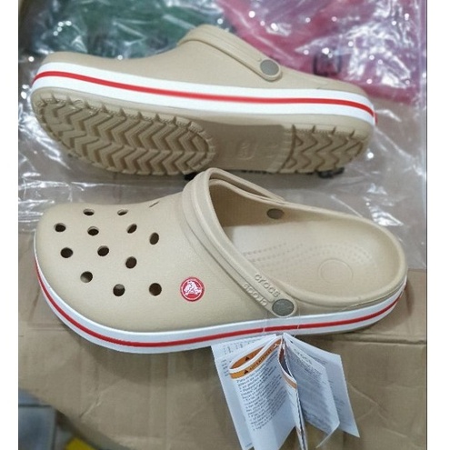 โปรซื้อ1 แถมตุ๊กตา 2ชิ้นฟรี CROCS Crocband Clog Unisex ถูกกว่าshop ร้องเท้าหัวโต ใส่ได้ทั้งชายและหญิง (สินค้าพร้อมจัดส่ง