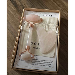 กัวซาหน้าใส ทำจากหิน rose quartz สีชมพู ได้สองชิ้น หินแท้ นำเข้าจากตุรกี เมืองหิน มีใบการันตี