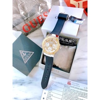 🥳นาฬิกาข้อมือผู้หญิง #Guess ผญ.ตัวเรือนสเตนเลสสีเงิน ขอบหน้าปัดสีทองประดับคริสตัล