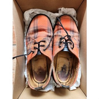 ขาย รองเท้าหนัง Dr.Martens 3 รู ลายสก๊อต มือสอง สภาพตามรูป เบอร์ 6 US Made in England จัดไปครับ
