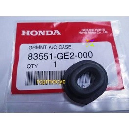 ยางรอง ยางยึดแฟริ่ง ยางใต้ถังน้ำมัน HONDA 83551-GE2-000 **ไม่มีถุง**