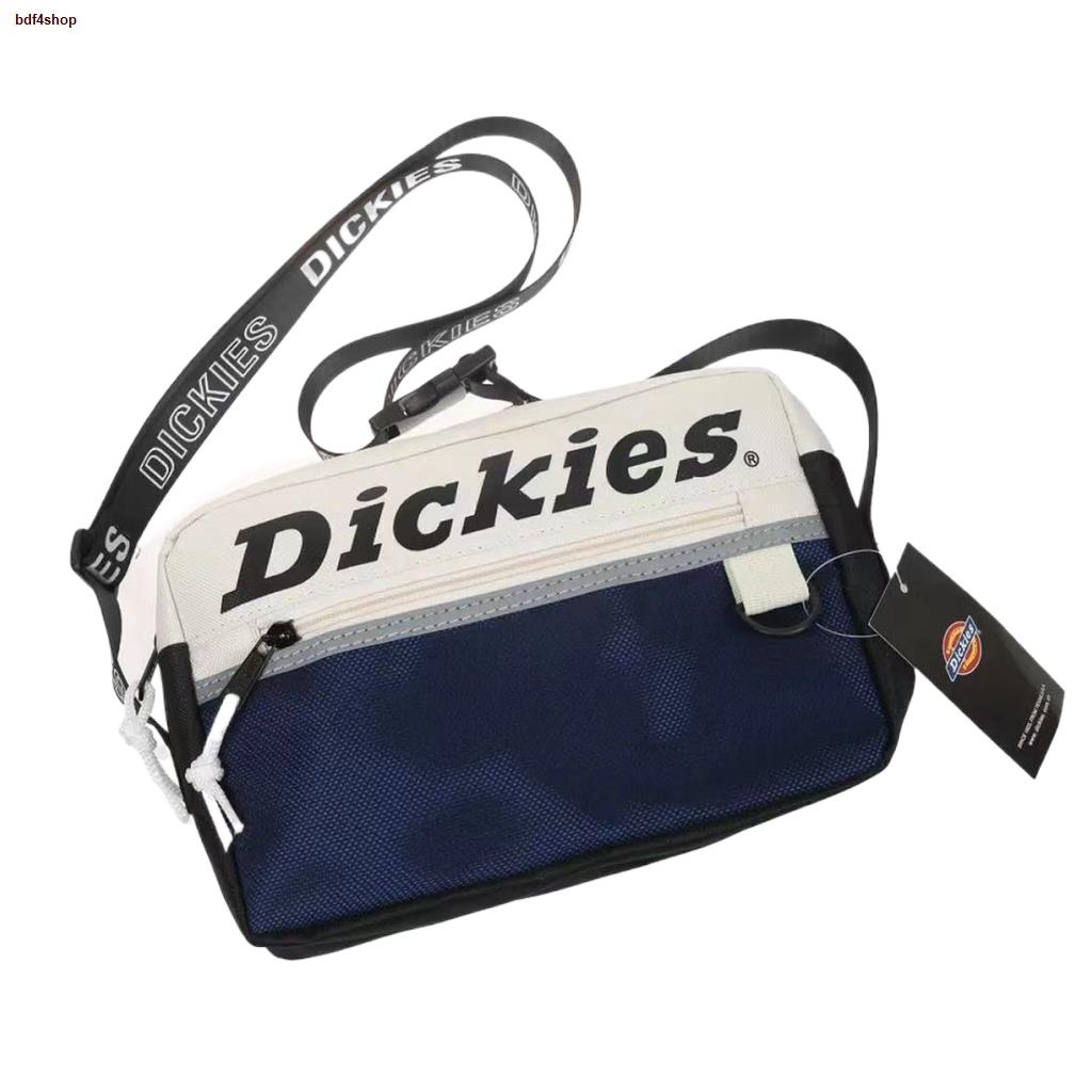 ส่งของที่กรุงเทพฯ✘[ Dickies แท้ 100% ] กระเป๋าสะพายสไตล์เกาหลีผู้ชาย &amp; แฟชั่นสำหรับผู้หญิงกระเป๋าไปเที่ยว