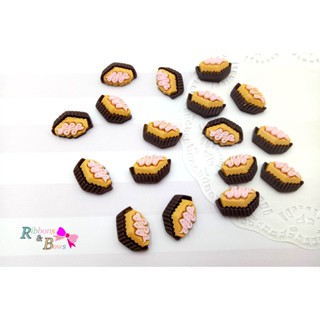 พร้อมส่ง   เรซิ่น ขนมเค้ก อะไหล่ทำกิ๊บและโบว์  แพค 10 ชิ้นRD108