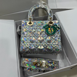 CHRISTIAN DIOR LADY  ♻️ คอล ใหม่ล่าสุดที่มาแรงมากในตอนนี้ สั่งทำมาพิเศษ คือเป็นอีกรุ่นหนึ่งที่ต้องมีทำจากหนังแท้ 100% เป