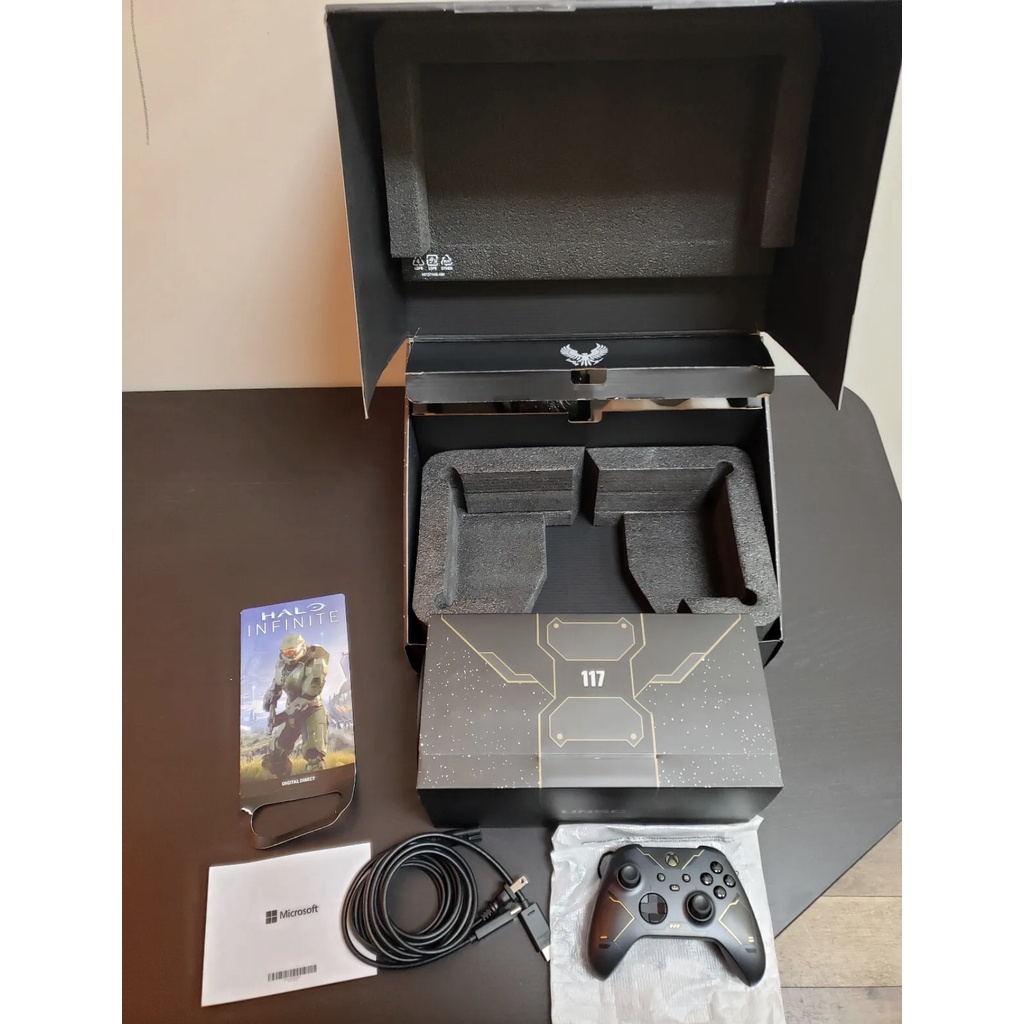 Xbox Series X Halo Infinite Console Slighty Used  Limited Edition