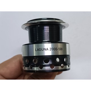 Daiwa laguna 2000-5BI สปูลไดว่าของใหม่  หมายเหตุ มีรอยจากโรงงาน 1 จุด มีทุกลูก  ...