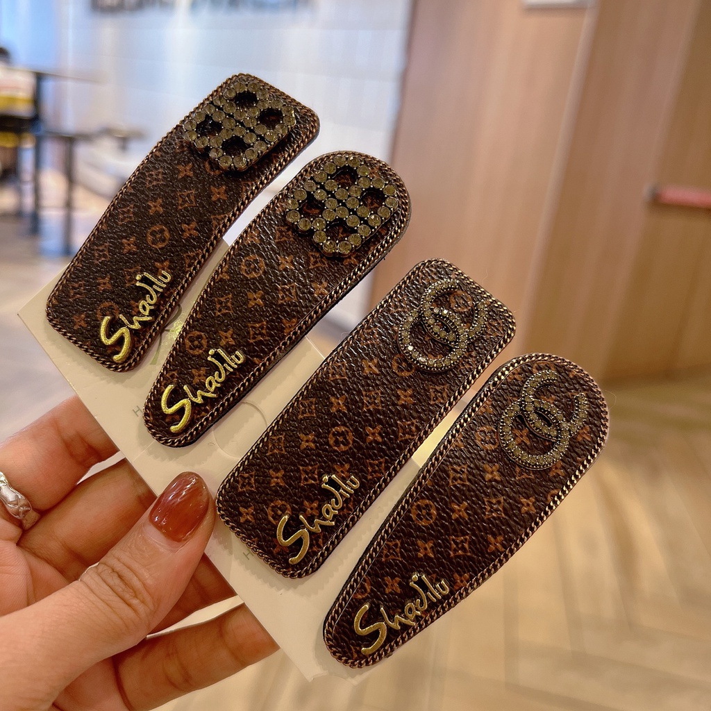 ใหม่ Retro Bangs คลิปแฟชั่น Presbyopic Letter คลิปด้านข้างคลิปผม High-End Feeling bb คลิปผมหัก
