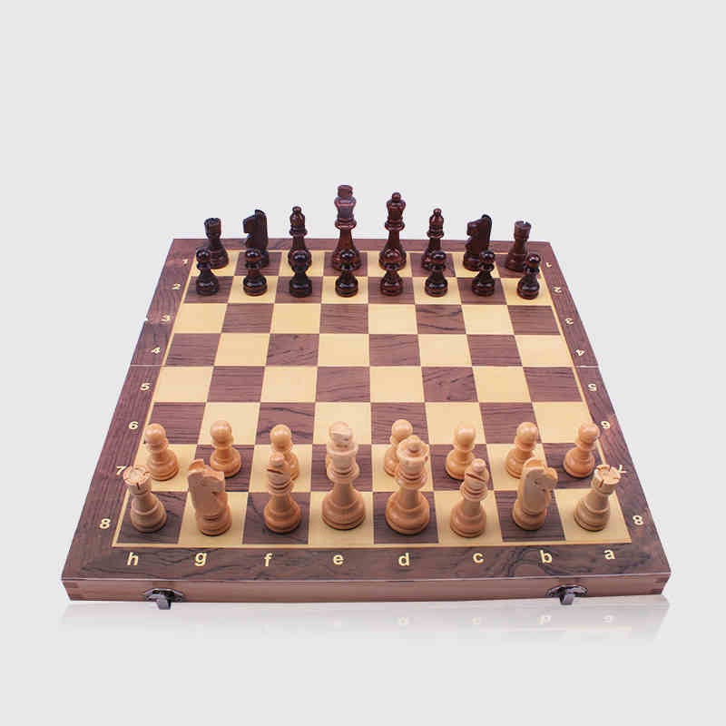 Upscale 4 Queens Magnetic International Chess Game Wooden Chess Set Wooden Chess Pieces Foldable Wooden Chessboard Gift