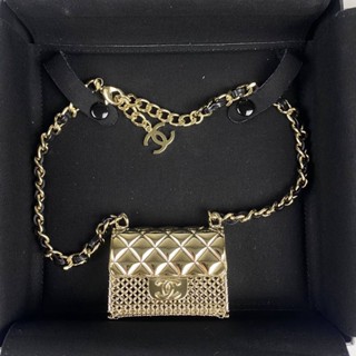 สร้อยคอกระเป๋าไมโครโซ่หนังแกะโลหะ Chanel รุ่น Metal Lambskin Chain Micro Bag Necklace Gold Black สีทอง