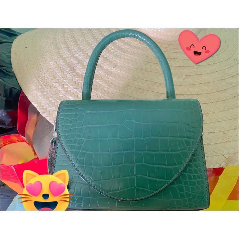 กระเป๋าCharles&keith