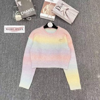 พร้อมส่ง🍨เสื้อไหมพรมแขนยาวลายสีพาสเทล มาพร้อมเข็มกลัดมุก 🍧more New-002