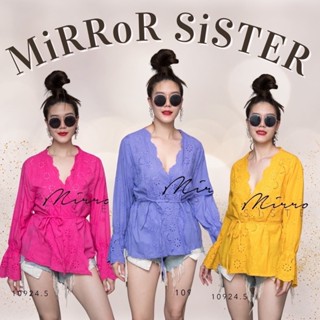 Code : 10924.5 เสื้อคอวีไขว้ เสื้อปักฉลุ เสื้อสีม่วง งานป้าย Mirrorsister