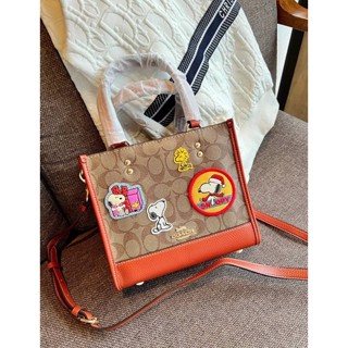 COACH X PEANUTS TOTE IN CANVAS WITH SNOOPY ICE SKATE MOTIF ((CE854))