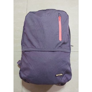 กระเป๋าเป้ incase สีม่วง