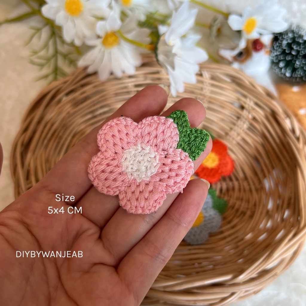 DIY งานไหมพรมปักลาย ตกแต่งเสื้อผ้า กางเกง กระเป๋า ไม่มีกาว ใช้ปืนกาวติด วัสดุตกแต่งเสื้อผ้า ใช้แผ่นกาวรีดติด เย็บติด - รูปที่ 2