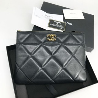 (Like New!) CC19 Clutch Goat Skin holo30