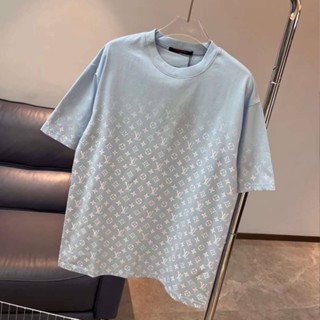 LOUIS VUITTON MONOGARM GRADIENT LVSE COTTON T-SHIRT IN PASTEL BLUE เสื้อยืดคอกลมแขนสั้น หลุยส์วิตตอง โมโนแกรม ไล่สี ฟ้า