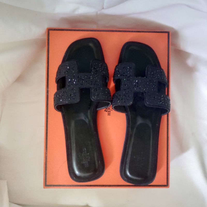 รองเท้าแตะ Hermes glitter black sandal  size 38 หนังแท้