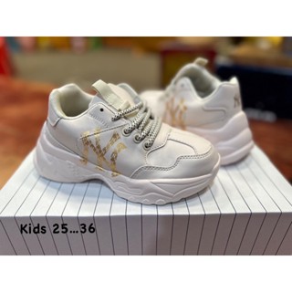 รองเท้าผ้าใบของเด็ก Size 25…..36