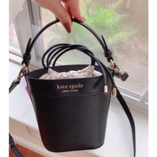 🎀 (สด-ผ่อน) กระเป๋าบักเก็ต สีดำ WKRU6712 KATE SPADE CAMERON SMALL BUCKET BAG