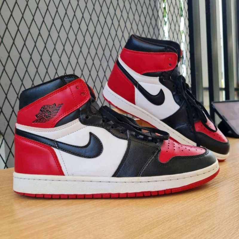 รองเท้ามือสอง 👟 S016 : Air Jordan 1 High Bred Toe ( Red / Black / White ) Size 43