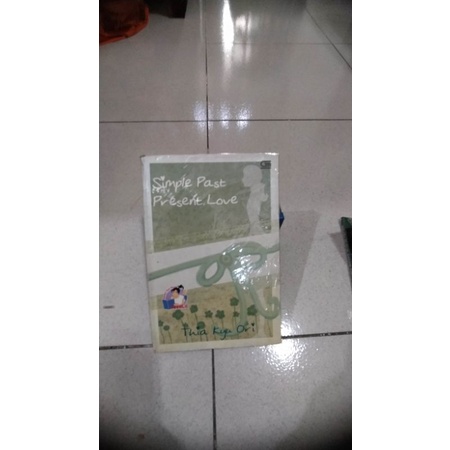 SIMPLE USED NOVEL PAST PRESENT LOVE