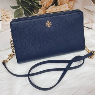 กระเป๋าสะพาย NEW 🆕 TORYBURCH สีกรม
Tory Burch 67318 Carter Slim Crossbody Bag