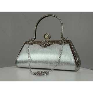 กระเป๋าคลัทซ์ กระเป๋าราตรี กระเป๋าออกงาน สีเงิน silver clutch bag 03