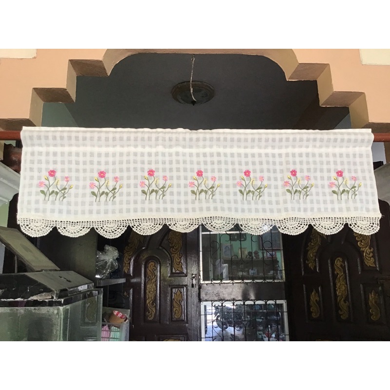 แนะนำ ผ้าม่าน ผ้าม่านผ้าฝ้ายสีขาวปักดอกสไตล์มินิมอลแบบครึ่งบานกว้าง1.10มสูง35ซม ราคาพิเศษ มีเก็บเงินปลายทาง